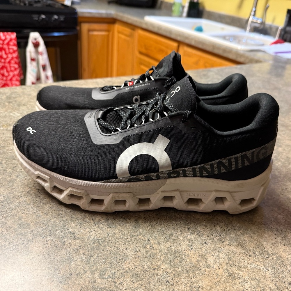 On Running Men's shoes size 12